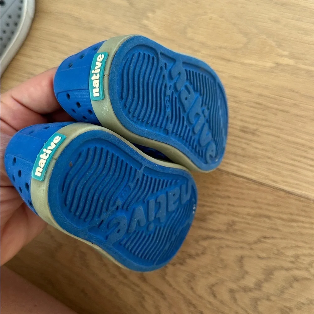 Native Jefferson sandals c5 glow in the dark